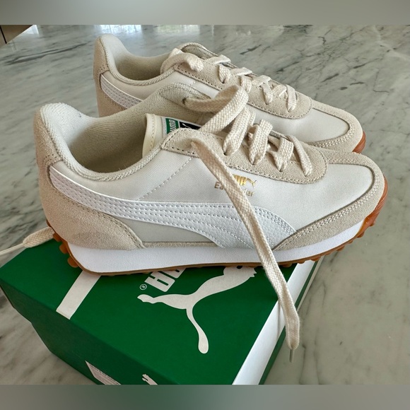 Puma Kids Sneakers in Cream and White - Picture 3 of 6